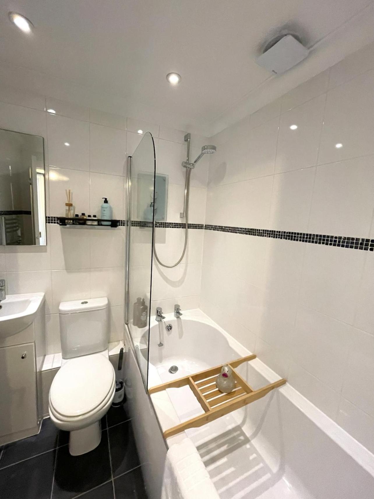 Luxury Boutique - Amazing Location Apartemen *